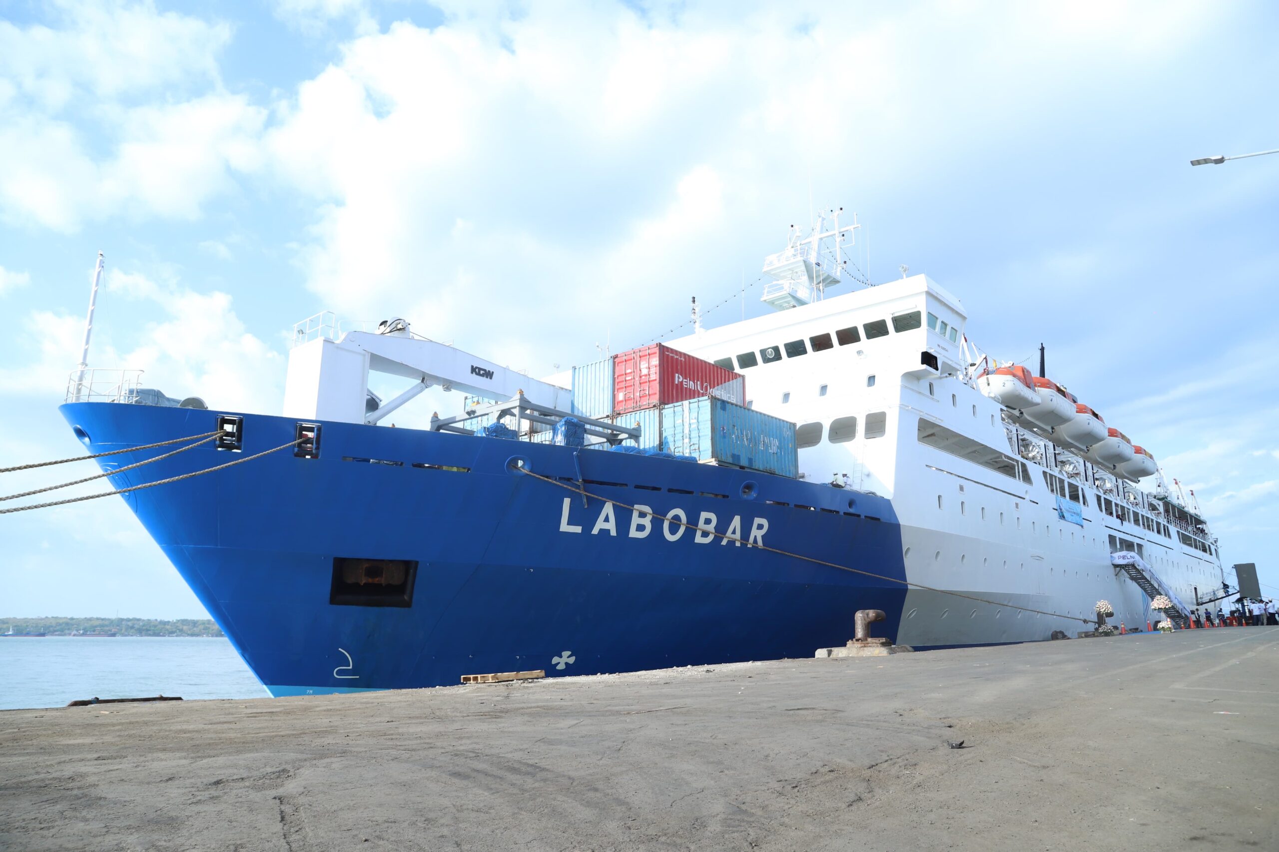 KM Labobar menjadi salah satu kapal penumpang yang mengalami perubahan rute layanan di tahun 2025. Foto : PELNI