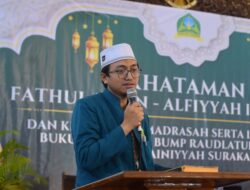 KH. Ahmad Muhamad Mustain Nasoha Solo Luncurkan 17 Kitab/Buku diawal Tahun 2025