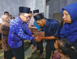 Pj. Gubernur Jatim Beri Santunan Uang Duka Lima Korban Longsor Denpasar