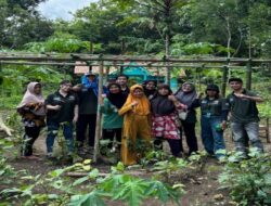 Mahasiswa KKN 27 Gelar Program Pemberdayaan Kelompok Wanita Tani (KWT) melalui Penanaman Labu Siam di Dusun Loputih.