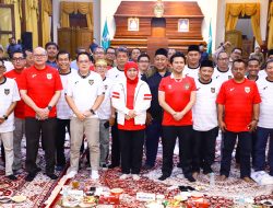 Gubernur Khofifah Bersama Pimred Media Kompak Nobar, Perkuat Sinergi Pers dengan Pemprov Untuk Jatim Lebih Hebat