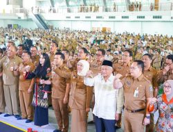Dihadapan Puluhan Ribu ASN, Gubernur Khofifah – Emil Tekankan Pentingnya Inovasi, Kolaborasi dan Sinergi Mewujudkan Jatim Gerbang Baru Nusantara
