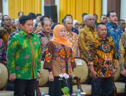 Konsisten Ciptakan Ekosistem Perekonomian Berkelanjutan Antar Daerah, Gubernur Khofifah Dinobatkan Sebagai Tokoh Ekonomi Regional dalam PWI Jatim Award 2025
