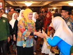 Jatim Dikukuhkan 100% Bebas Perilaku Buang Air Besar Sembarangan, Gubernur Khofifah Optimis Jadi Pelopor Transformasi Sanitasi Nasional