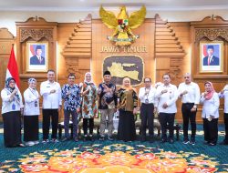 Gubernur Khofifah Apresiasi KPU dan Bawaslu Jatim, Pilkada Serentak 2024 Sukses Aman dan Lancar