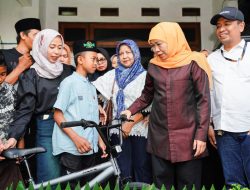Gubernur Khofifah Wujudkan Cita-Cita Nanda Siswa SD di  Singosari Malang, Sepasang Anak Sapi Beserta Kandangnya Jadi Hadiah Istimewa