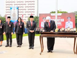 Gubernur Khofifah Pimpin Upacara Peringatan Harkitnas 2025, Ajak Masyarakat Bangkit Hadapi Dampak Dinamika Ekonomi Global