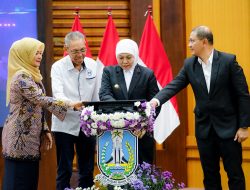 Luncurkan SPMB Berbasis AI Jenjang SMAN/SMKN, Gubernur Khofifah Pastikan Proses Berjalan Objektif, Transparan dan Berkeadilan