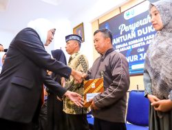 Serahkan Santunan Untuk Korban Laka Kereta Api di Magetan, Gubernur Khofifah Evaluasi Keamanan Perlintasan Sebidang