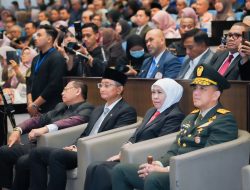 Rektor UNAIR 2025-2030 Resmi Dilantik, Gubernur Khofifah Optimis UNAIR Menjadi Kampus Berdampak Global