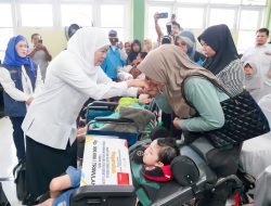 Salurkan Bantuan dan Zakat Produktif Rp5,69 Miliar di Jombang, Gubernur Khofifah Komitmen Tingkatkan Kesejahteraan dan Kemandirian Ekonomi Masyarakat