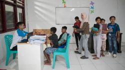Mensos Dorong Siswa Sekolah Rakyat di Kupang Selalu Semangat