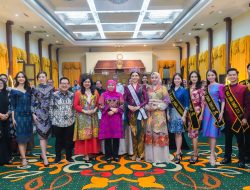 Sambut Hangat Puteri Indonesia 2025 Pulang ke Jatim, Gubernur Khofifah: Gaungkan Pariwisata dan Budaya Jawa Timur di Kancah Internasional