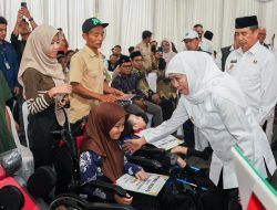 Gubernur Khofifah Salurkan Bantuan Rp 5,935 Miliar di Kabupaten Madiun, Wujud Nyata Komitmen Pemprov Jatim Kuatkan Ketahanan Sosial dan Ekonomi Masyarakat