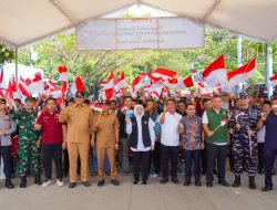 Gubernur Khofifah Serahkan Bantuan Khusus Bagi Nelayan Pacitan, Optimis Tingkatkan Kesejahteraan Nelayan Jatim