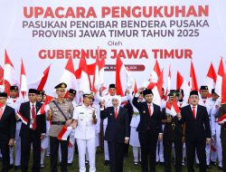 Gubernur Khofifah Kukuhkan 76 Anggota Paskibraka Jawa Timur, Teguhkan Dedikasi Terbaik untuk Merah Putih dan Negara