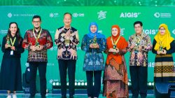 Gubernur Khofifah Terima Penghargaan dari Menteri Perindustrian RI, Peringkat Pertama Nasional dalam Implementasi Ekonomi Hijau