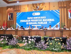 Rapat Konsolidasi Bersama Tiga Menteri di Surabaya, Gubernur Khofifah: Penerima Manfaat MBG Jatim Capai 1,9 Juta. Jatim Siap Lakukan Percepatan Program Prioritas Nasional