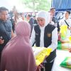 Gelar Pasar Murah di Tulungagung, Gubernur Khofifah: Upaya Dekatkan Akses Bahan Pokok Terjangkau untuk Masyarakat