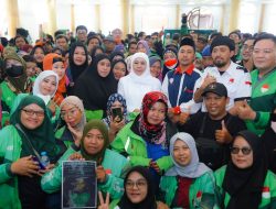 Ratusan Ojol Jatim & Gubernur Khofifah Gelar Tahlil Kubro dan Solidaritas untuk Affan