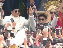 Atraksi Meriah HUT ke-80 RI: Presiden Prabowo Ikut Bergoyang Bersama Rakyat