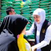 Gubernur Khofifah Gelar Pasar Murah di Sumenep, Kendalikan Inflasi dan Tingkatkan Daya Beli Masyarakat
