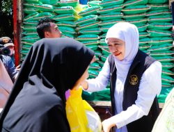 Gubernur Khofifah Gelar Pasar Murah di Sumenep, Kendalikan Inflasi dan Tingkatkan Daya Beli Masyarakat
