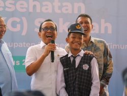 Tinjau CKG, Menko PMK: Jaga Pola Makan dan Rajin Olahraga