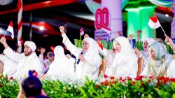 Syukuri 80 Tahun Kemerdekaan RI, Gubernur Khofifah dan Ribuan Masyarakat Jatim Larut Dalam Dzikir, Do’a  dan Sholawat Bersama Habib Syech