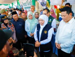 Antusias Warga Sedati Ramaikan Pasar Murah, Gubernur Khofifah Jamin Ketersediaan Bapok Aman