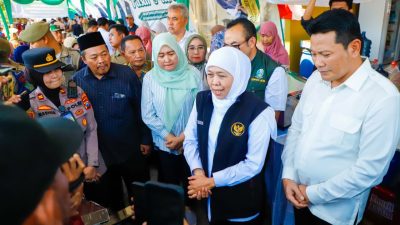 Antusias Warga Sedati Ramaikan Pasar Murah, Gubernur Khofifah Jamin Ketersediaan Bapok Aman