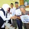 Hadir Langsung Serahkan Bantuan Kemanusiaan Untuk Masyarakat Bawean, Gubernur Khofifah: Terima Kasih Pangkoarmada 2 serta Dankodaeral V atas Support dan Respons Cepatnya Siapkan KRI Surabaya 591