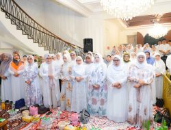 Gubernur Khofifah: Kajian Kitab Mutiara Nasehat Jadi Bekal Karakter dan Pedoman Hidup