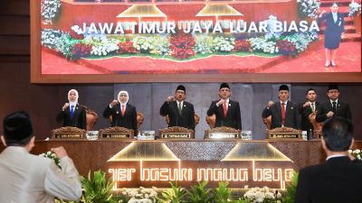 Gubernur Khofifah Bersama Pimpinan DPRD Jatim Sepakati Raperda P-APBD 2025, Fokus pada Pendidikan, Kesehatan, dan Pengentasan Kemiskinan