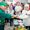 Tasyakuran Haornas XLII 2025, Khofifah Gelar Tumpengan dan Serahkan Bantuan untuk Atlet Paralimpik Jatim