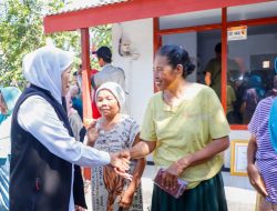 Gubernur Khofifah Tinjau Program Bedah Rumah Jember: Rumah Pasca Renovasi Harus Layak Huni dan Bersanitasi