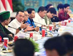 Mensesneg dan Mendiktisaintek Dengar Aspirasi Mahasiswa di Istana