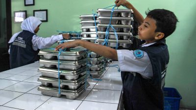DPR Minta Evaluasi dan Kolaborasi Daerah untuk Pastikan Program Makan Bergizi Gratis Aman