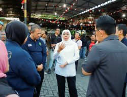 Pastikan Profesional dan Akuntabel, Gubernur Khofifah Cek Posko DVI Post Mortem Korban Musibah Ponpes Al Khoziny
