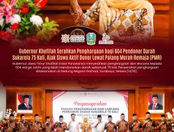 Gubernur Khofifah Serahkan Penghargaan Bagi 604 Pendonor Darah Sukarela 75 Kali, Dorong Siswa Aktif Donor Darah Lewat PMR