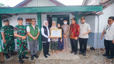 Gubernur Khofifah Pastikan 158 Rumah Tidak Layak Huni di Nganjuk Rampung 100 Persen
