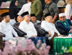 Wagub Emil Dampingi Wapres ke-13 dan Menko Pangan RI di Puncak 2 Abad Ponpes Tambakberas Jombang