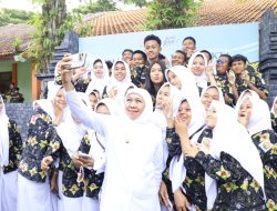 Tinjau Gladi Bersih TKA di SMAN 1 Pandaan, Gubernur Khofifah Dorong Siswa Jaga Fokus dan Percaya Diri