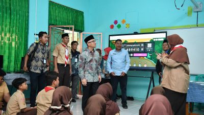 Pemerintah terus memperkuat arah transformasi pendidikan nasional di tahun pertama pemerintahan Presiden Prabowo Subianto dan Wakil Presiden Gibran Rakabuming Raka melalui dua strategi utama: digitalisasi pembelajaran dan revitalisasi infrastruktur pendidikan (Foto: Dok Kemendikdasmen)