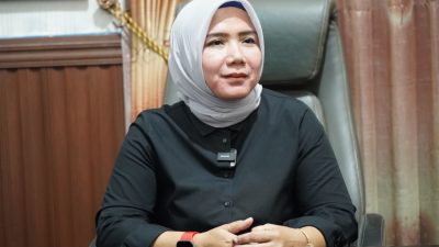 Plt Kepala Dinas Komunikasi dan Informatika (Diskominfo) Kota Probolinggo, Lucia Aries Yuliyanti, di Kantor Dinas Kominfo Kota Probolinggo, pada Jumat (17/10/2025). (Foto: Amiriyandi/InfoPublik)