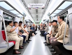 Presiden Prabowo Naik KRL, Tinjau Langsung Pelayanan Transportasi di Jakarta