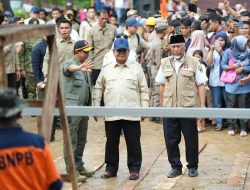 Presiden Prabowo Tinjau Langsung Pemulihan Banjir Bandang di Palembayan Agam