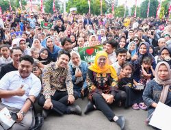 Gubernur Khofifah dan Wagub Emil Dardak Sambut Valen Juara D’Academy 7 Bersama Masyarakat Jawa Timur
