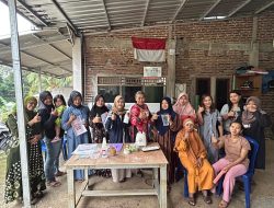 Dampingi Masyarakat Kelurahan Gunungpati, Mahasiswa KKN Tematik Undip Inovasi Pembuatan Biopestisida dari Cangkang Telur