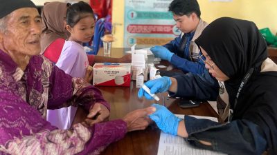 Kesehatan Menghampiri, Bukan Dihampiri: KKN IPE UMY Hadirkan Layanan Cek Kesehatan Gratis Serentak 12 RT di Srunggo 2